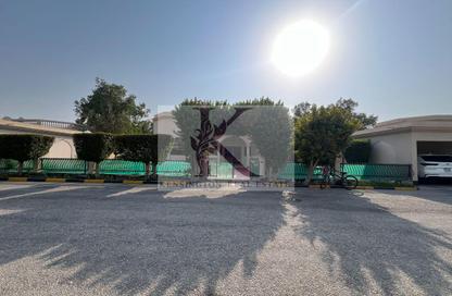 Compound - 4 Bedrooms - 4 Bathrooms for rent in Saar - Northern Governorate