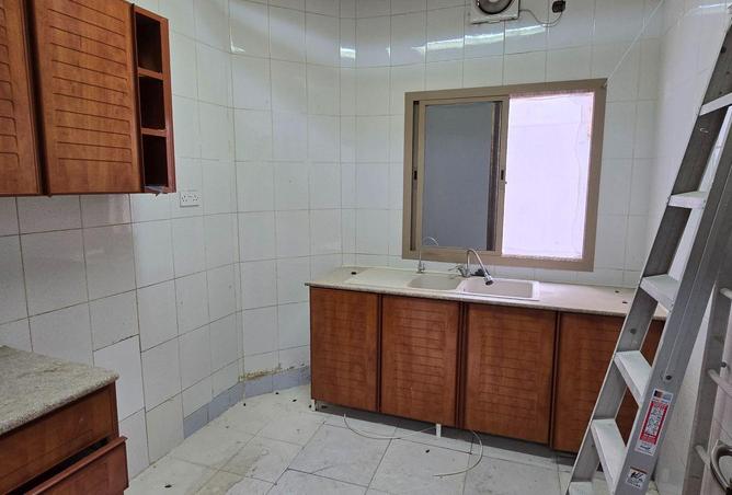 992303 - Property Image 2