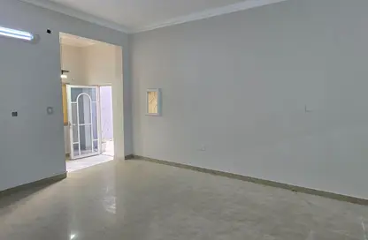 Apartment - 2 Bedrooms - 2 Bathrooms for rent in Alhajiyat - Riffa - Southern Governorate