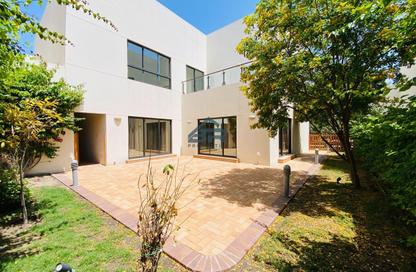 Compound - 5 Bedrooms - 5 Bathrooms for rent in Saar - Northern Governorate
