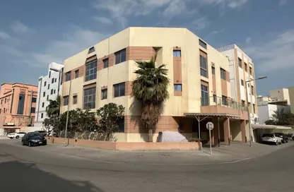 Whole Building - 2 Bedrooms - 3 Bathrooms for sale in Tubli - Central Governorate