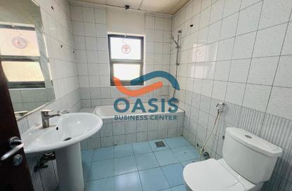 Apartment - 2 Bedrooms - 3 Bathrooms for rent in Al Juffair - Capital Governorate