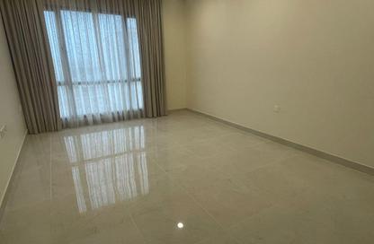 Apartment - 2 Bedrooms - 2 Bathrooms for rent in Al Burhama - Manama - Capital Governorate