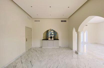 Compound - 3 Bedrooms - 3 Bathrooms for rent in Saar - Northern Governorate