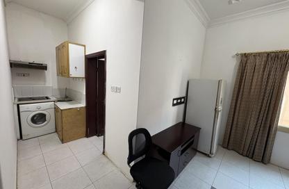 Apartment - Studio - 1 Bathroom for rent in Um Al Hasam - Manama - Capital Governorate Apartment - Studio - 1 Bathroom for rent in Um Al Hasam - Manama - Capital Governorate