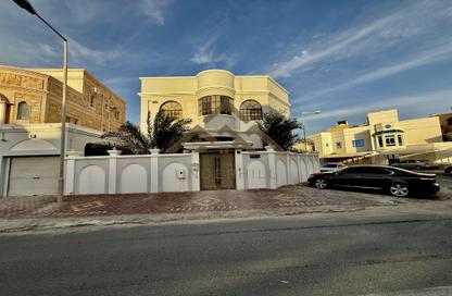 Villa - 6 Bedrooms - 5 Bathrooms for sale in Busaiteen - Muharraq Governorate