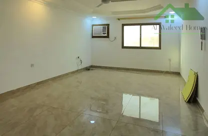 Apartment - 2 Bedrooms - 2 Bathrooms for rent in Hidd - Muharraq Governorate