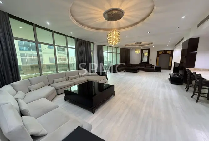985031 - Property Image 2