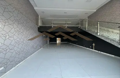 متجر - استوديو - 1 حمام للايجار في قلالي - المحرق