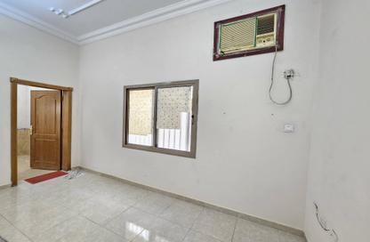 Apartment - 2 - 2 for rent in Sanabis - Manama - Capital Governorate