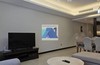 Apartment - 2 Bedrooms - 4 Bathrooms for rent in Al Juffair - Capital Governorate