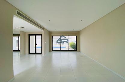 Compound - 4 Bedrooms - 4 Bathrooms for rent in Saar - Northern Governorate