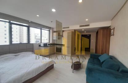 Apartment - Studio - 1 Bathroom for rent in Al Juffair - Capital Governorate