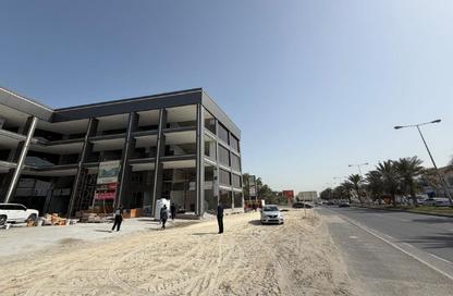 Office Space - 2 Bedrooms - 1 Bathroom for rent in Jannusan - Northern Governorate