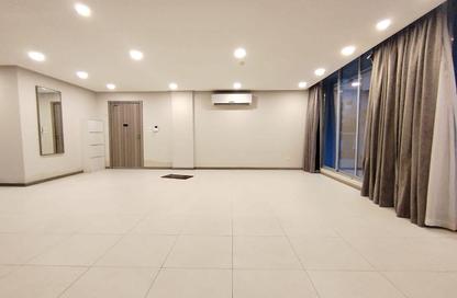Apartment - 2 Bedrooms - 3 Bathrooms for rent in Hidd - Muharraq Governorate