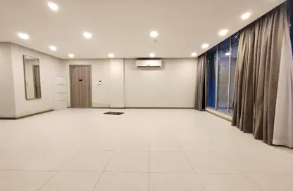 Apartment - 2 Bedrooms - 3 Bathrooms for rent in Hidd - Muharraq Governorate