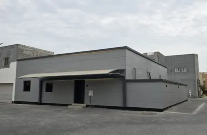 Villa - 3 Bedrooms - 4 Bathrooms for sale in Isa Town - Central Governorate