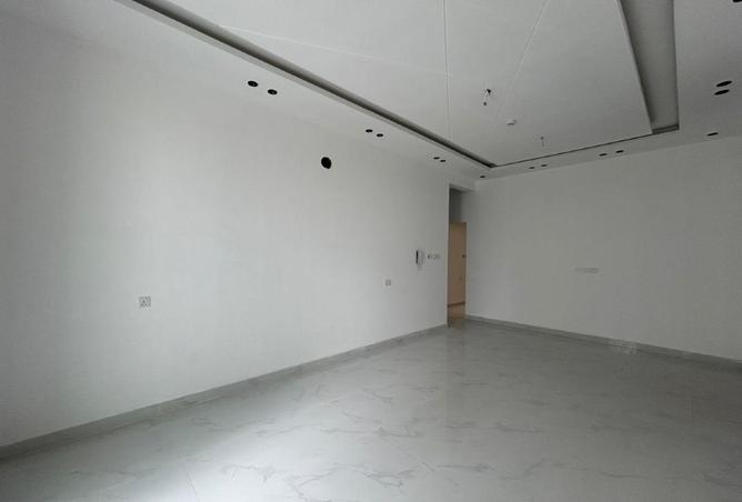 1000725 - Property Image 2