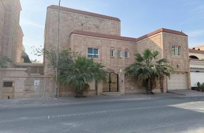 Villa - 7+ - 7+ for sale in Arad - Muharraq Governorate