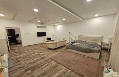 Villa - 7+ - 7+ for sale in Arad - Muharraq Governorate