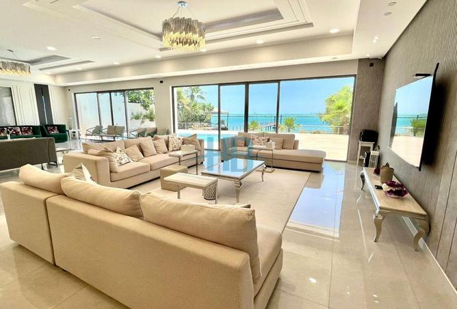 998289 - Property Image 2