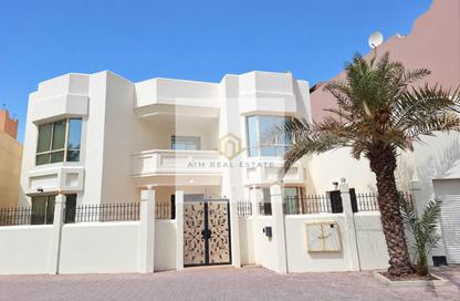Villa - 5 - 5 for rent in Al Juffair - Capital Governorate