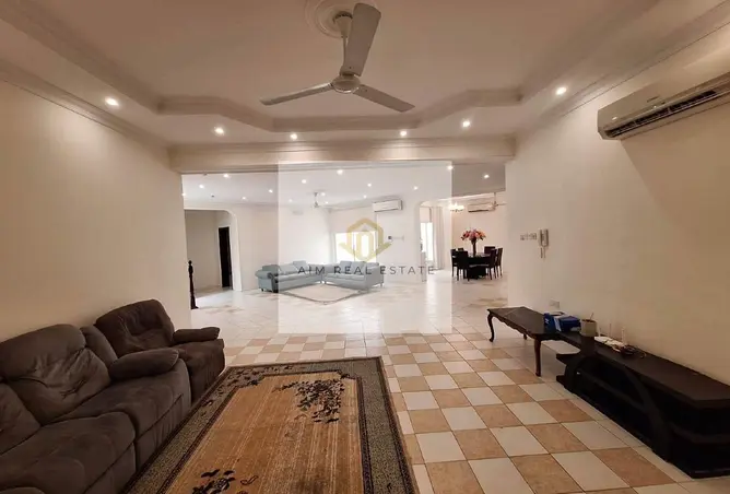 57818439 - Property Image 2