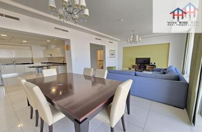 Apartment - 2 Bedrooms - 3 Bathrooms for rent in Sanabis - Manama - Capital Governorate