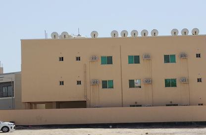 عمارة بالكامل - 8 غرف نوم - 8 حمامات للبيع في سند - المحافظة الوسطى