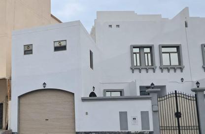 Villa - 3 Bedrooms - 4 Bathrooms for rent in Busaiteen - Muharraq Governorate