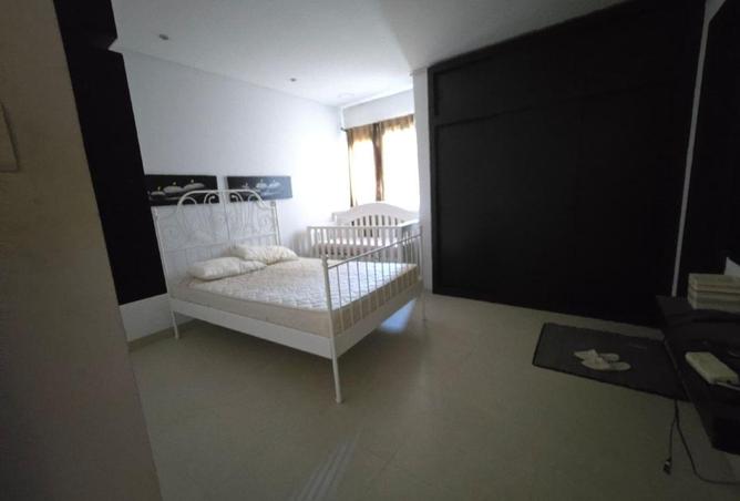 998679 - Property Image 2