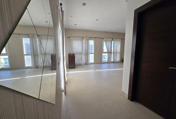 998679 - Property Main Image