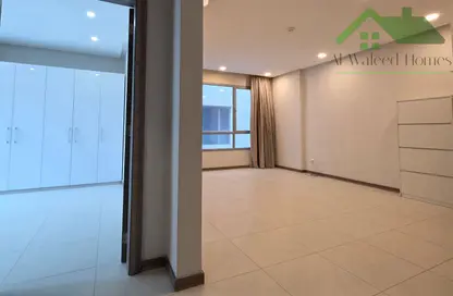 Apartment - 2 Bedrooms - 2 Bathrooms for rent in Hidd - Muharraq Governorate
