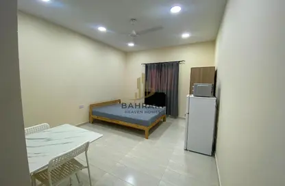 Apartment - Studio - 1 Bathroom for rent in Zinj - Manama - Capital Governorate