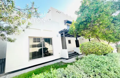 فيلا - 4 غرف نوم - 4 حمامات للايجار في الجنبية - المحافظة الشمالية