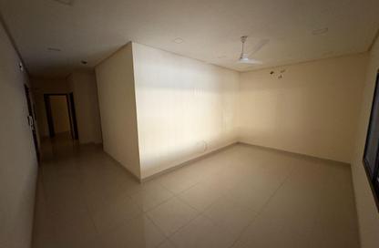 Apartment - 2 Bedrooms - 2 Bathrooms for rent in Bu Kowarah - Riffa - Southern Governorate Apartment - 2 Bedrooms - 2 Bathrooms for rent in Bu Kowarah - Riffa - Southern Governorate