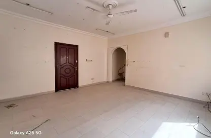 Apartment - 2 Bedrooms - 2 Bathrooms for rent in Tubli - Central Governorate