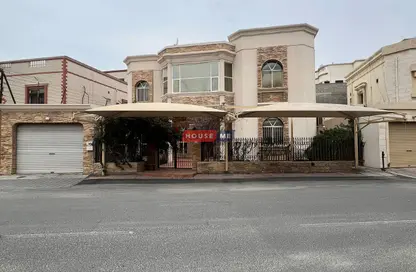 Villa - 5 Bedrooms - 4 Bathrooms for sale in Zinj - Manama - Capital Governorate