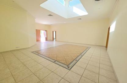Villa - 4 Bedrooms - 5 Bathrooms for rent in Saar - Northern Governorate