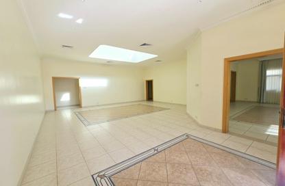 Villa - 4 Bedrooms - 5 Bathrooms for rent in Saar - Northern Governorate
