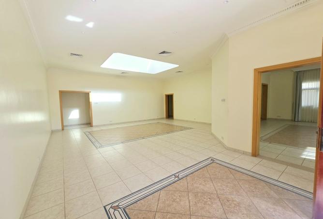 56270467 - Property Image 2