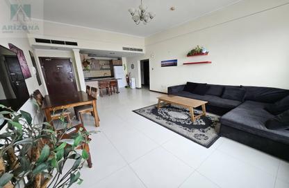 Apartment - 2 Bedrooms - 3 Bathrooms for rent in Al Juffair - Capital Governorate