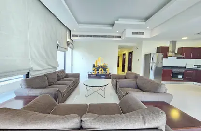 Apartment - 2 Bedrooms - 3 Bathrooms for rent in Al Juffair - Capital Governorate