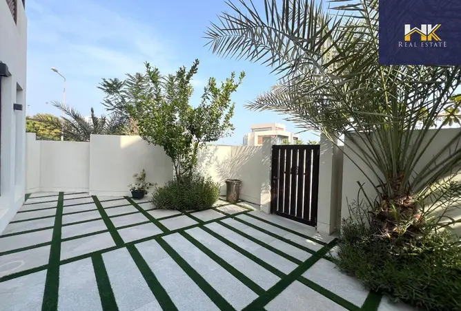 998042 - Property Image 2