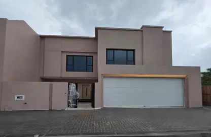 فيلا - 3 غرف نوم - 5 حمامات للبيع في عراد - المحرق