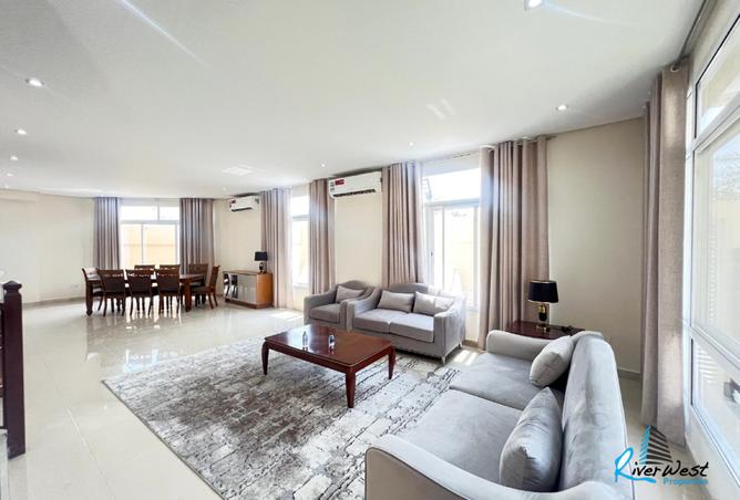 51772799 - Property Image 2