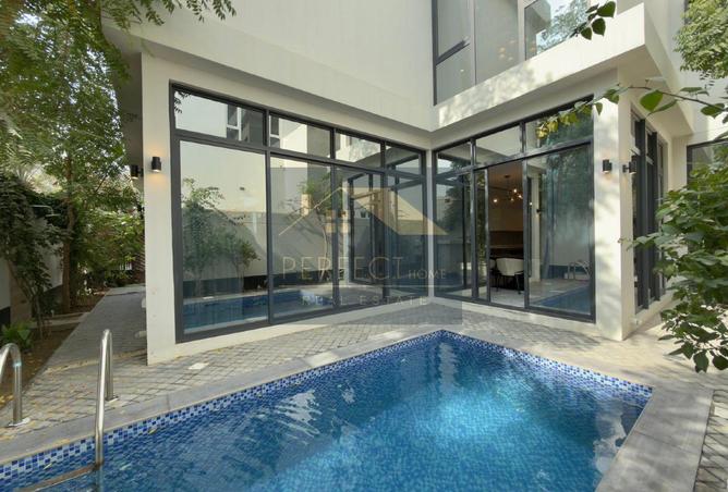 988615 - Property Image 2