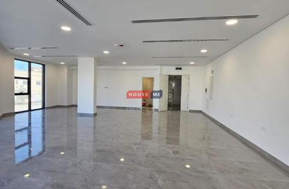 Office Space - Studio - 2 Bathrooms for rent in Bu Ashira - Capital Governorate