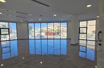 Office Space - Studio - 2 Bathrooms for rent in Bu Ashira - Capital Governorate