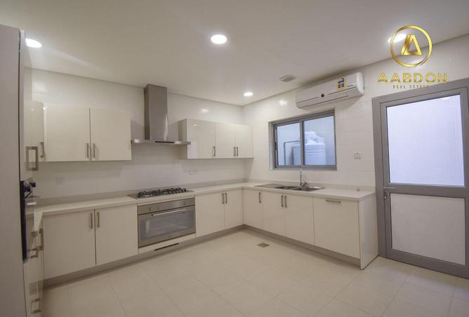54451086 - Property Image 3